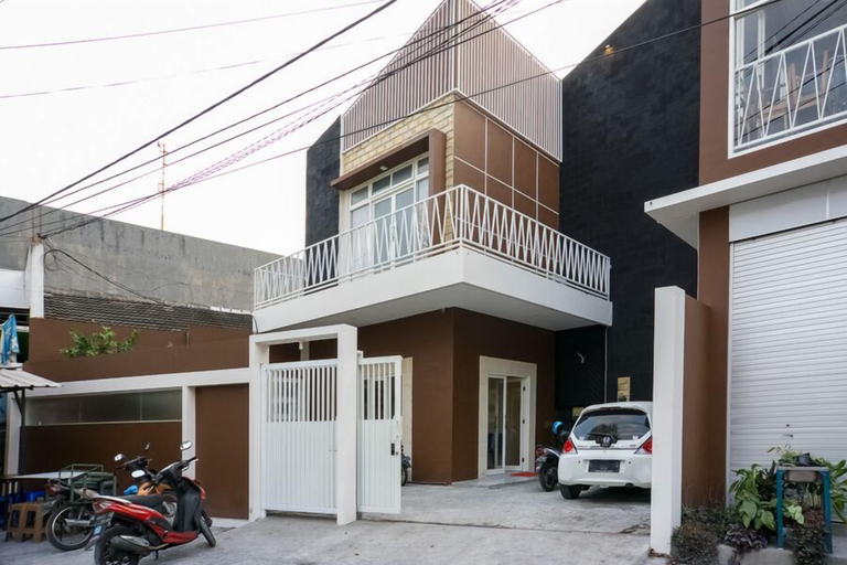 Exterior & Views 4, De Cengger Guest House, Malang