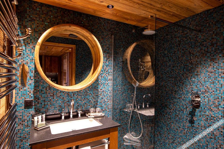 Bathroom 5, Hotel V de Vaujany, Isère