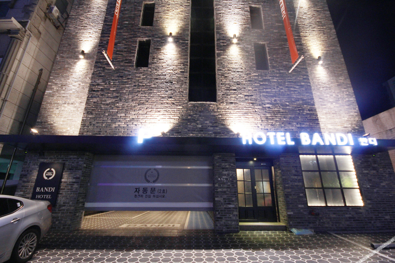 Exterior & Views 1, Hotel Bandi, Jung