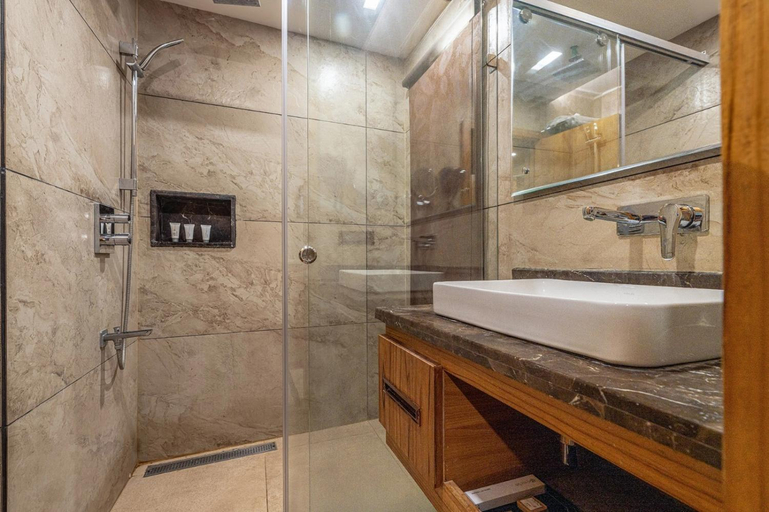 Bathroom 4, Hotel Central Park, Srinagar