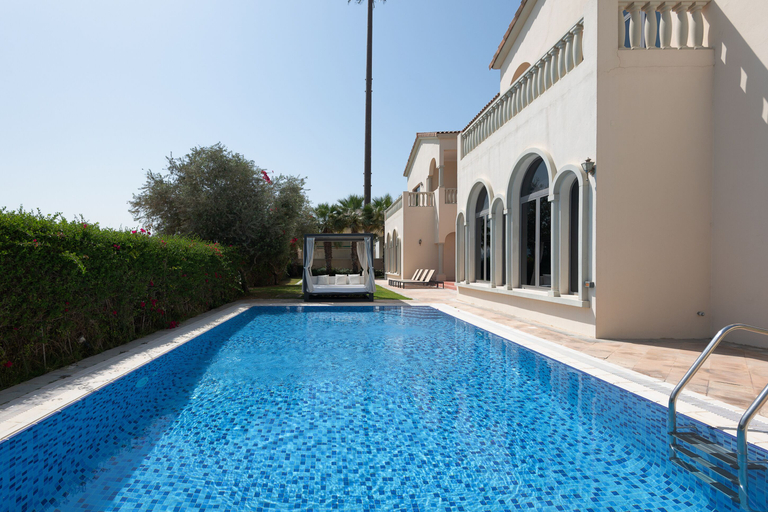 Sport & Beauty 5, Maison Privee Private Pool and Beach Access Villa w/ Cinematic Vws, Dubai