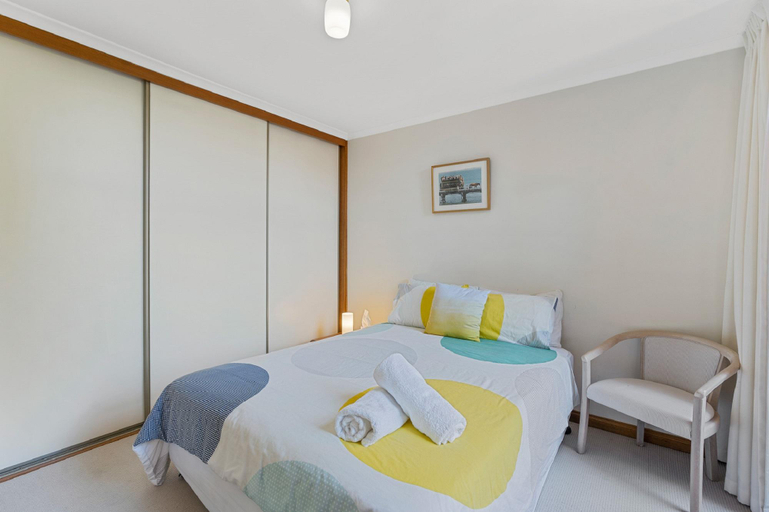 Bedroom 5, By The Sea Beachfront Apartment Wifi, Victor Harbor