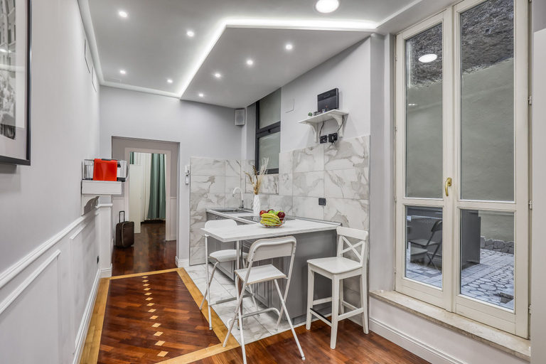 Others 5, Atrhome Luxury Frattina, Roma