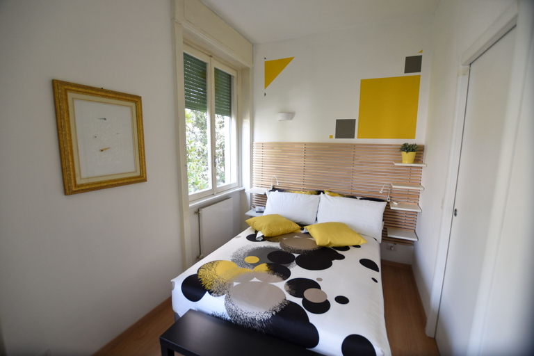 Others 4, Le Rondinelle, Como