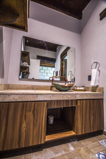 Bathroom 5, Real de Corralejo, Allende