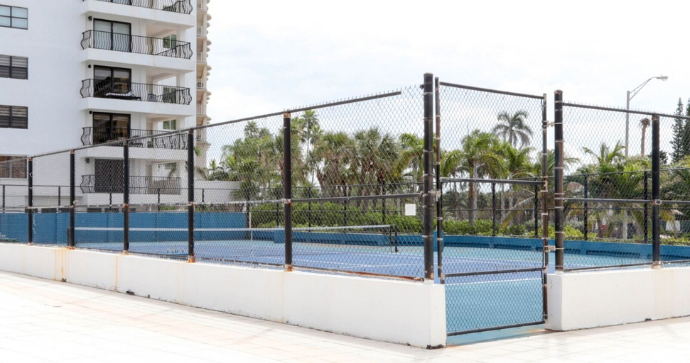 Sport & Beauty 5, Castle Beach Club Apartments, Miami-Dade