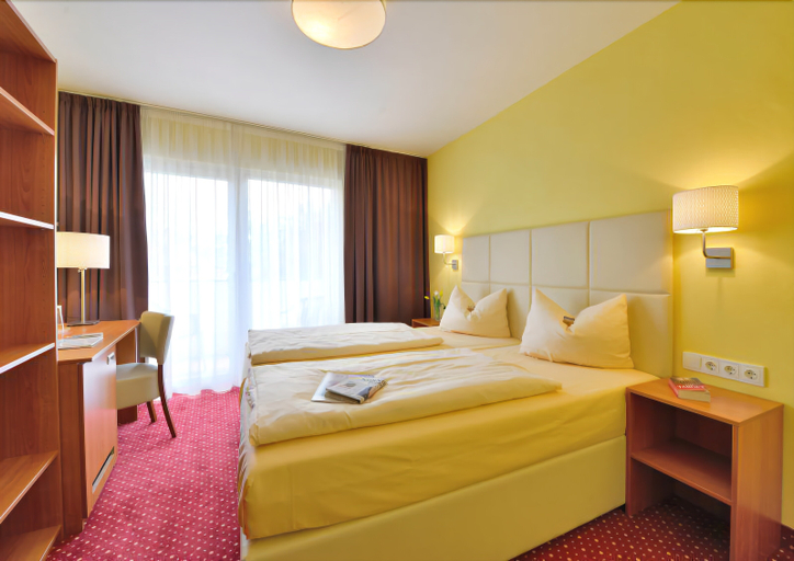 Others 2, Burghotel Stammhaus, Nürnberg