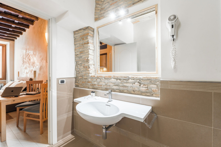 Bathroom 3, TrinitaDeiMonti Guest House, Rome
