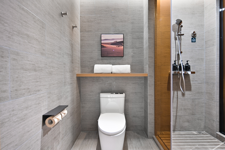 Bathroom 3, Atour Hotel Kunming Dianchi Park 1903, Kunming
