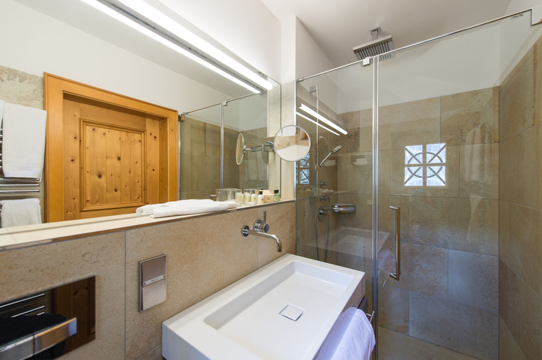 Bathroom 4, Schloss Prielau Hotel & Restaurants, Zell am See