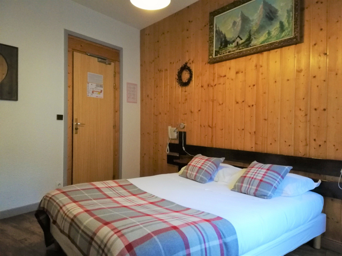 Bedroom 2, Terminus Hotel des 3 Vallees, Savoie