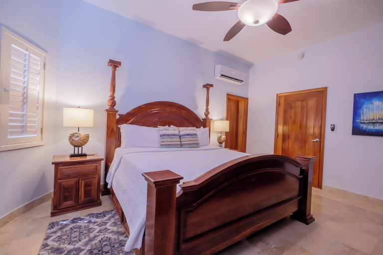 Room 2, Oceans Edge Resort & Spa