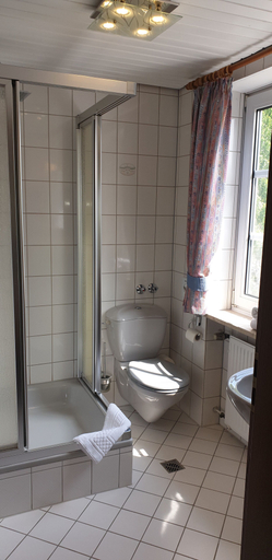 Bathroom, Weinhaus Stettler, Bernkastel-Wittlich
