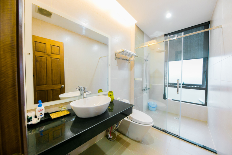 Bathroom 3, ソレイユ ハウス, Huế