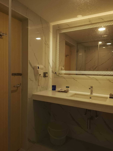 Bathroom 3, Fortune Murali Park, Vijayawada - Member ITC Hotels' Group, Krishna