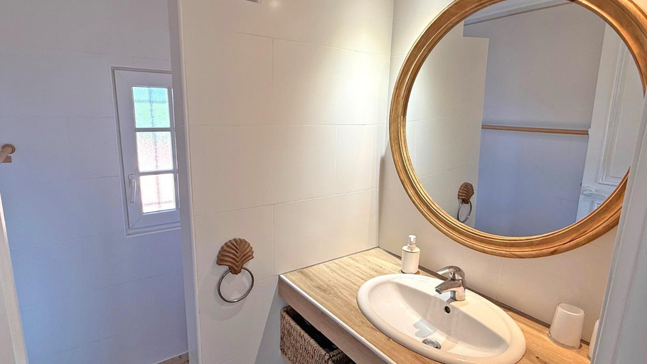 Bathroom 2, Les Bastides de Pan Cuet, Var
