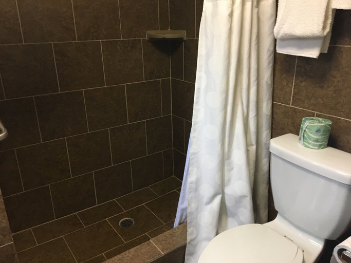 Bathroom 3, Best Motel, Lucas