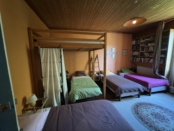 Bedroom 2, Le Velo Vert, Gironde