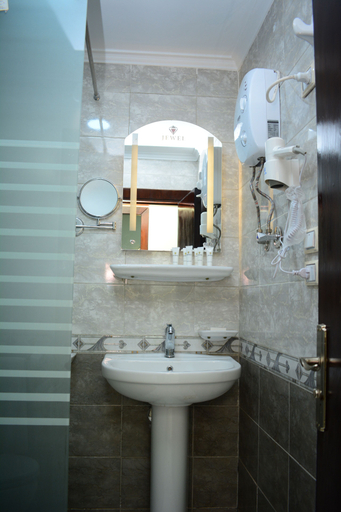 Bathroom 4, Jewel Inn El Bakry Hotel, Az-Zaytun