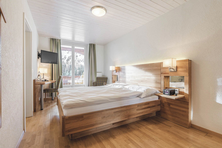 Bedroom 2, Hotel Alpensonne, Plessur