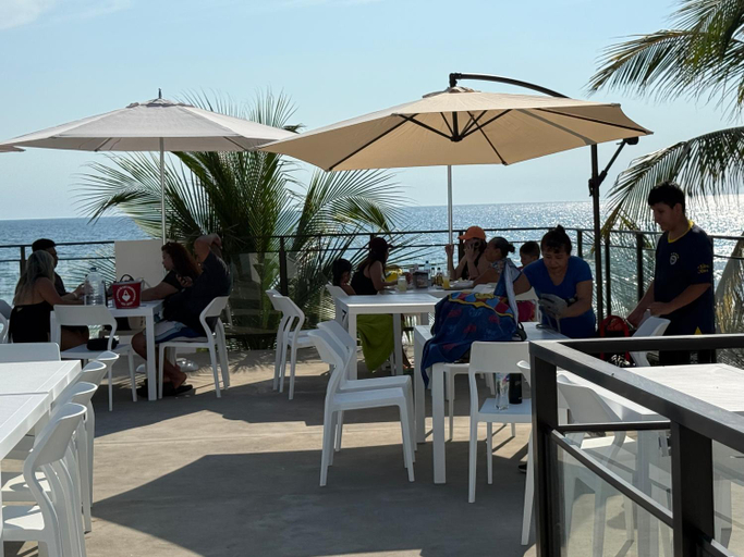 Food & Drinks 3, Coco Blue Resort, La Libertad