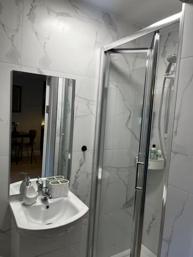 Bathroom 2, Drumcondra Studio Apartment, Dublin