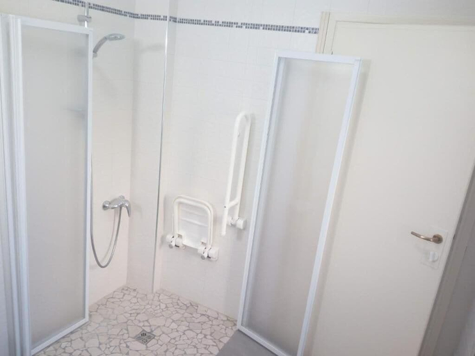Bathroom 3, Hotel Otello, Ravenna