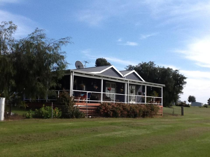 Exterior & Views, Redtail Cottages, Bridgetown-Greenbushes