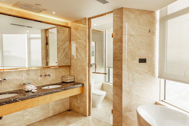 Bathroom 4, Jinyi International Hotel, Yingtan