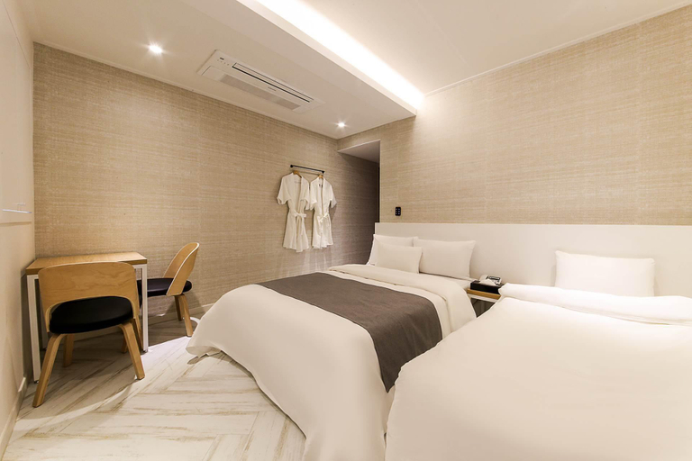 Bedroom 3, Suwon Ingye-dong Hotel Jun, Suwon