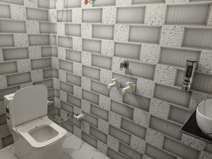 Bathroom 3, Sivago hotel, Mathura