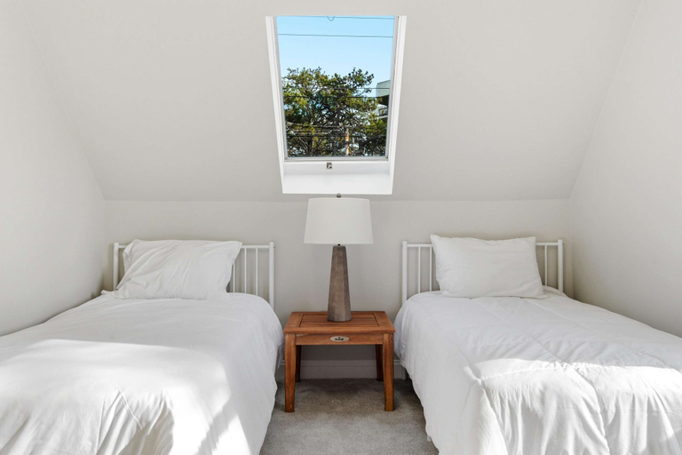 Room 4, Drift Cottage Steps to Beach, York