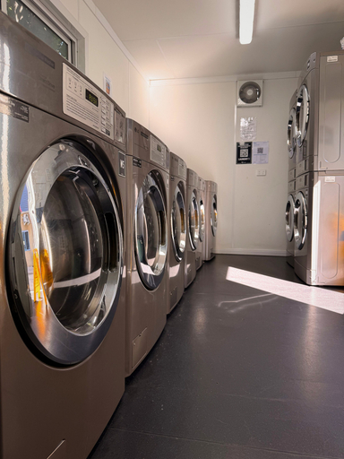 Laundry room, Village National the Isaac, Belyando