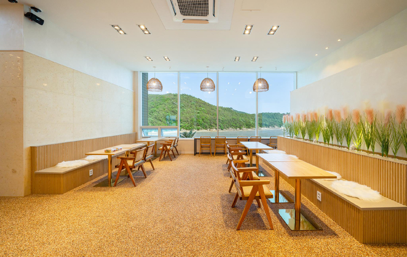 Food & Drinks 3, Yeosu Highlark Resort (Heated Pool), Yeosu