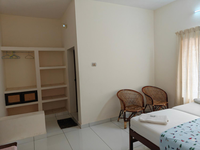 Bedroom 1, Basuri Beach Resort, Thiruvananthapuram