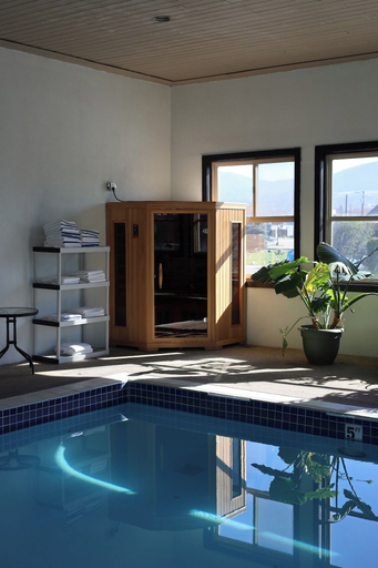 Sport & Beauty 3, Quality Inn & Suites, North Okanagan