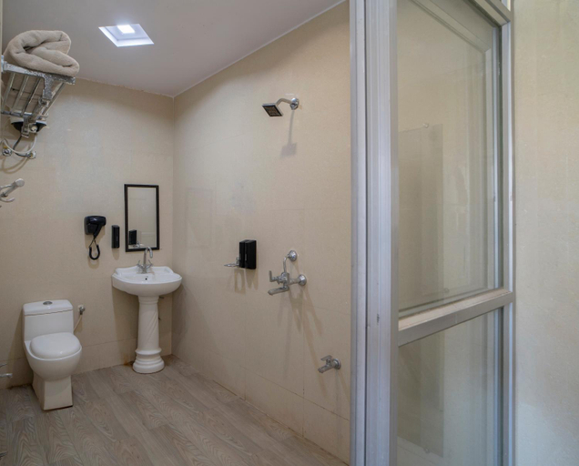 Bathroom 3, Badigarh Palace Resort, Udaipur