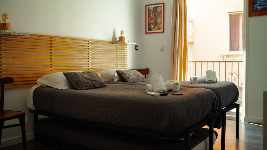 Bedroom 2, Hotel de la plage, Pyrénées-Orientales