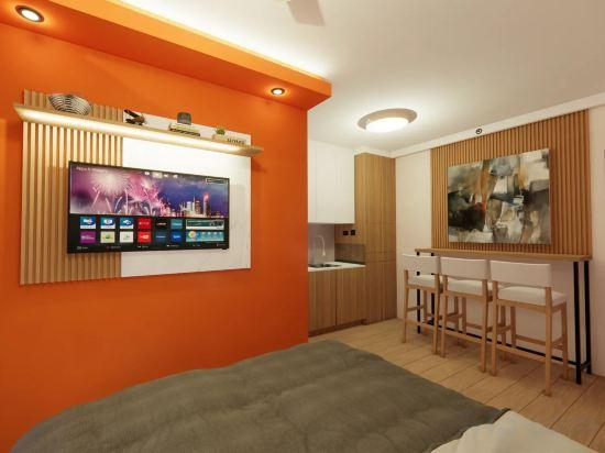 4, Near Manila Airport, "Hotel Style" Studio Condo With Kitchen + Pool, 5G, Parañaque