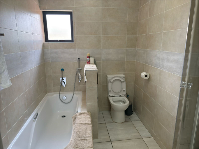 Bathroom 5, Kairos Guest House