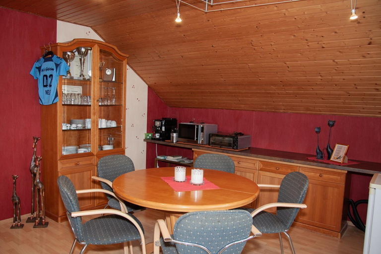 Others 3, Chefs Gastezimmer, Germersheim