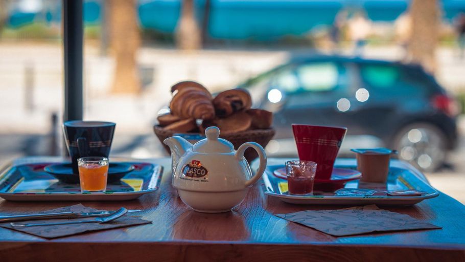Food & Drinks 3, Hotel de la plage, Pyrénées-Orientales