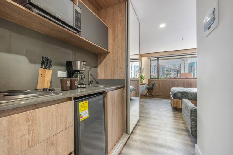 Room 5, Go Living Suites - 1413, Medellín