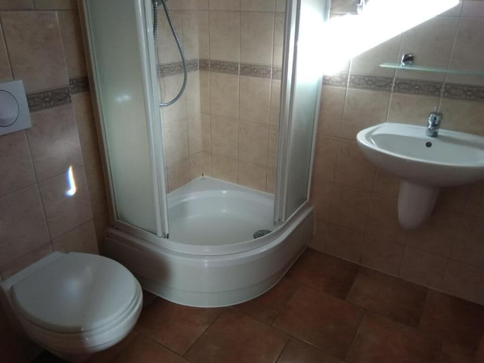 Bathroom 3, Zajazd u Doktora, Świebodzin