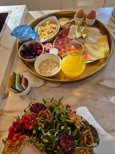 Food & Drinks
