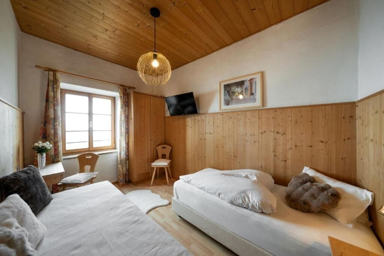 Bedroom 4, Garni Tschutscherhof, Bolzano