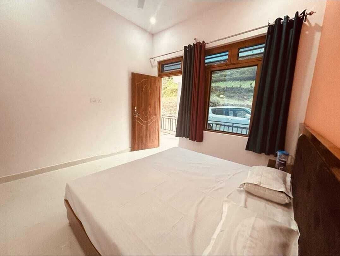 Room 4, Hotel Moon Rise, Rudraprayag