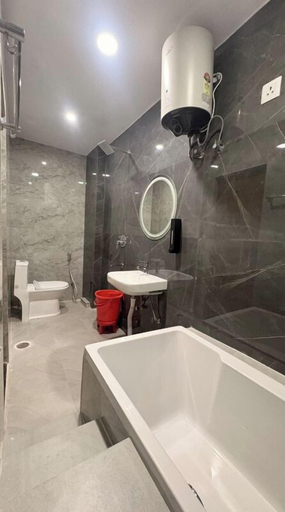 Bathroom 3, Hotel Raas Garden, Kanpur Nagar