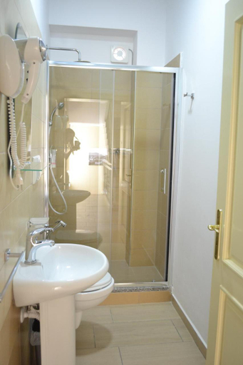 Bathroom 3, Open Doors Bed & Breakfast, Shkodrës