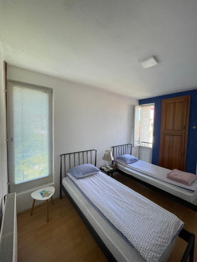 Bedroom, Sky Hostel, Peć